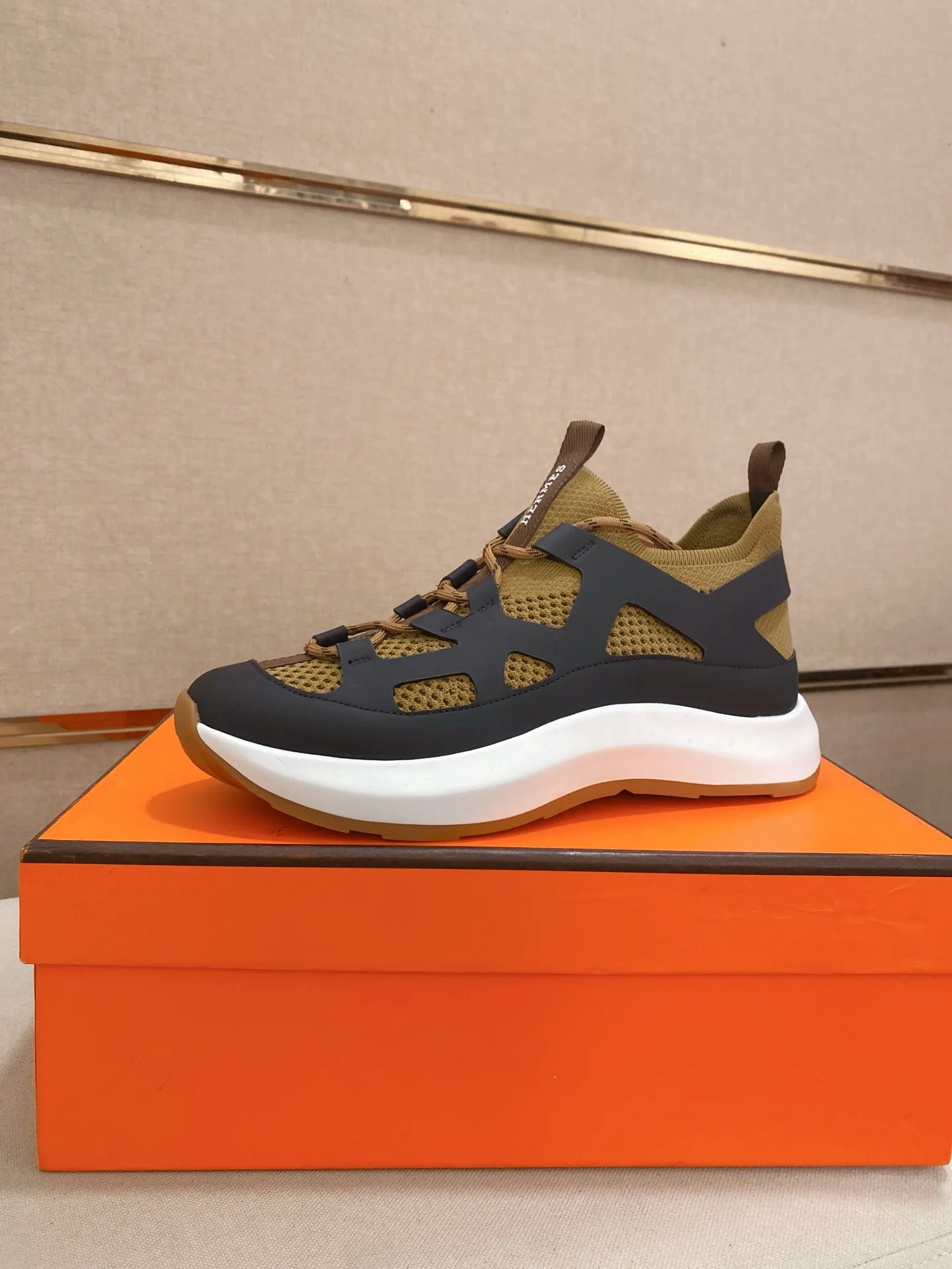 Men's clothing and shoes💰: 660💰《HERMES》【Classic Original Version】Hermès; Top 🔝 Purchasing Agency 🔍🔍Men’s latest 🇺🇸 counters are on sale simultaneously, original imported from Italy ▲▲Silk cowhide with breathable fabric ▲▲ (high-end and expensive Qi·Grade) Exquisite workmanship (Italian 🇮🇹Imported water-dyed 🐂cowhide lining) Sole: Original sole provided by the original factory, ⚠️Exclusive double-layer activity·TPR·Rubber·Combined molded outsole; Super·comfortable·wear-resistant·non-slip·environmental protection The real thing is more beautiful when photographed (high quality, following orders). You can enter and leave the counter at will * Number of yards: 38·39·40·41·42·43·44·45